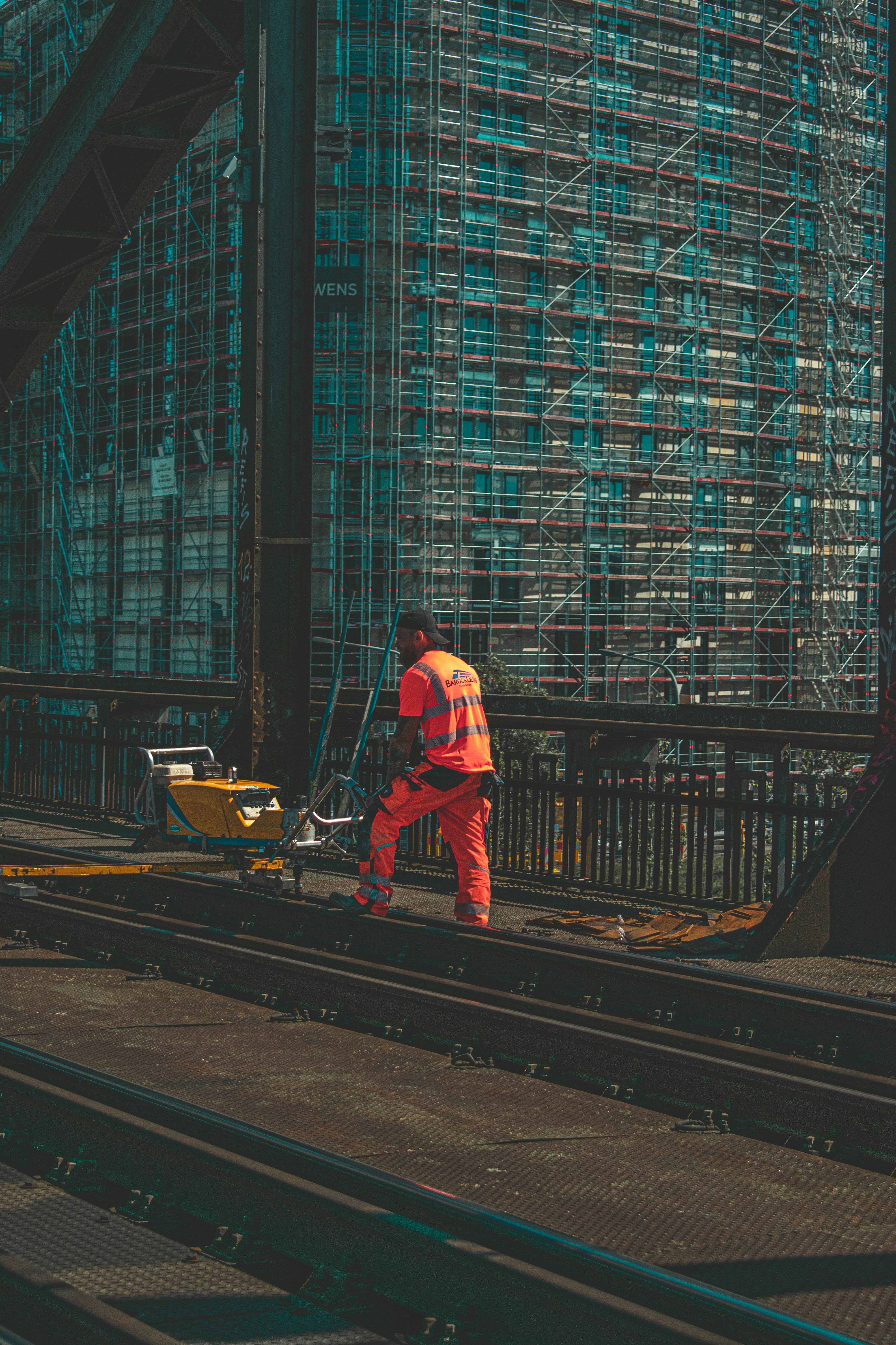 jose-megias-7Qxn3y2CQcM-unsplash